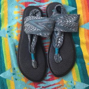 Sanuk yoga sling sandals size 9.5